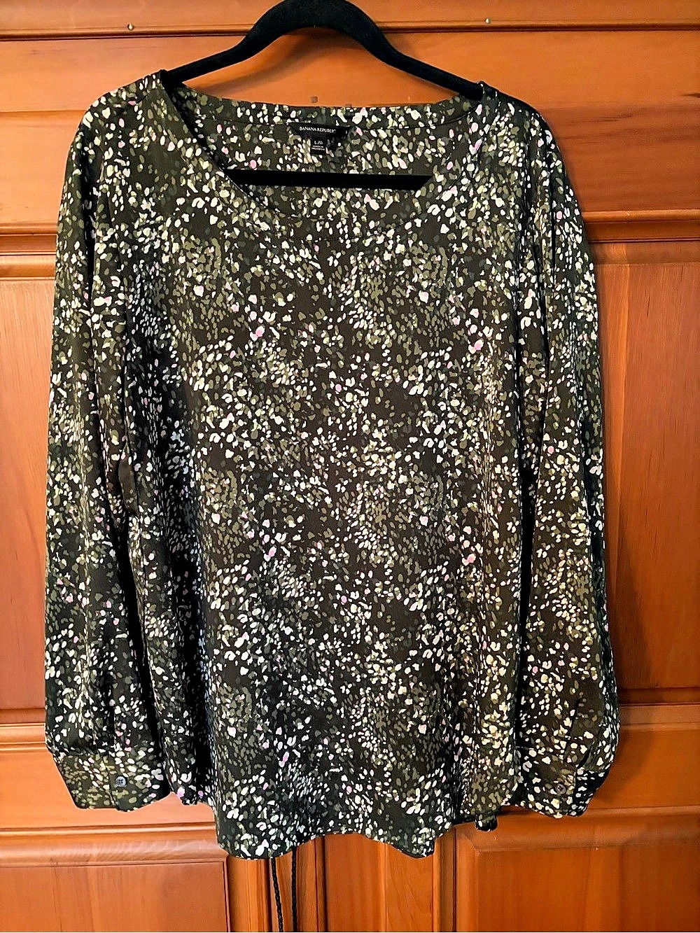 Banana Republic Floral Blouse in Black & Pink Size Large Like New